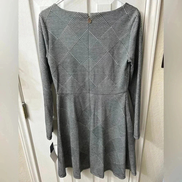 Tommy Hilfiger women’s‎ dress - Picture 2 of 4